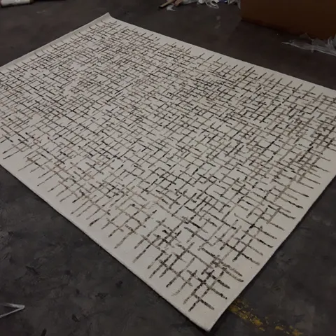 QUALITY DESIGNER AREA RUG APPROXIMATELY 200×290CM