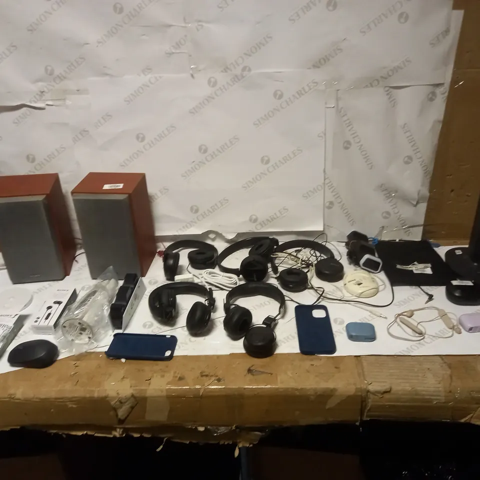 LOT OF APPROXIMATELY 20 HOUSEHOLD GOODS TO INCLUDE SONY SPEAKERS, APPLE IPHONE MAGSAFE CASE, AND SONY EARBUDS FOR SMARTPHONES ETC.