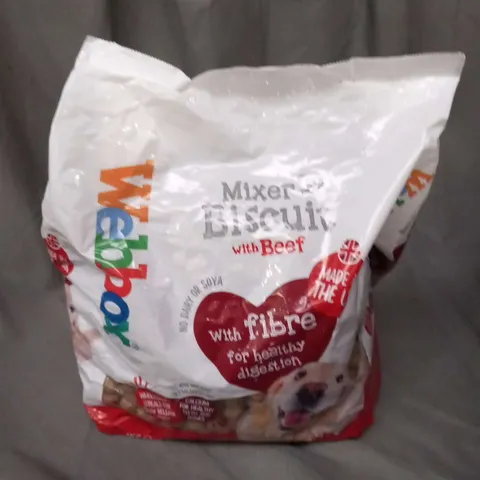 THREE BAGS OF WEBBOX MIXER BISCUITS WITH BEEF 2KG