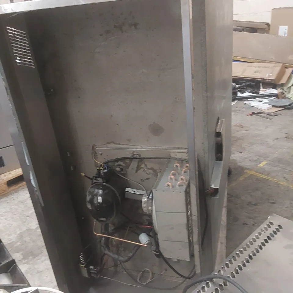 INOMAK CE2140/SL/ COMMERCIAL DOUBLE DOOR REFRIGERATOR WITH ROLLING BASE