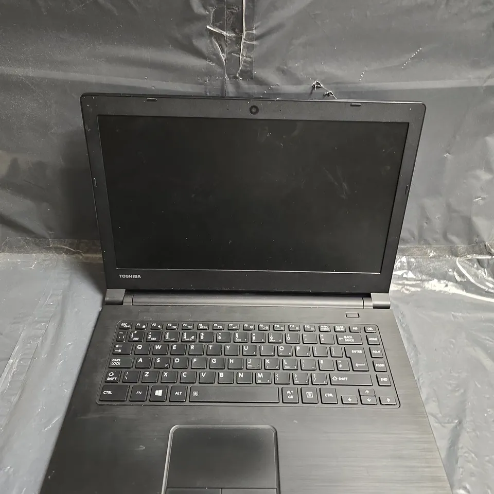 TOSHIBA SATELLITE PRO R40-C LAPTOP
