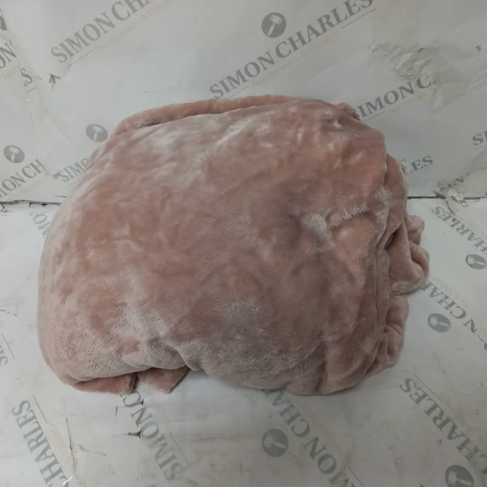 SET OF TWO COZEE HOME VELVETSOFT FITTED SHEETS PINK DOUBLE