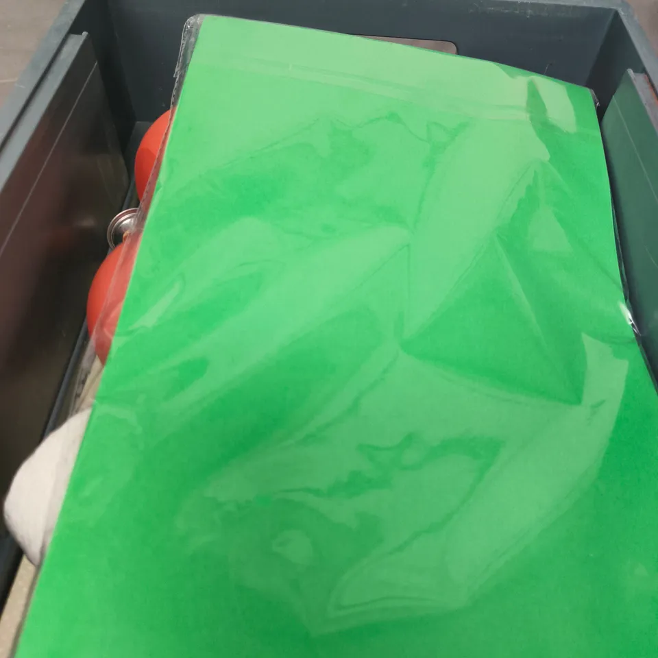 APPROXIMATELY 10 ASSORTED HOUSEHOLD ITEMS INCLUDING SPACEGOODS FANCY PINK FROTHER , SEED TRAY TAMPER AND PLANTING LINE 