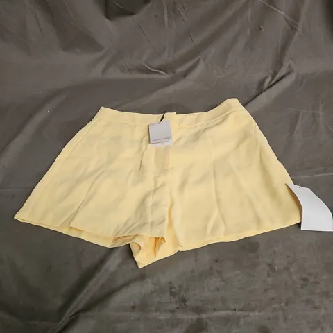 NOBODY'S CHILD CREPE HARPER SHORTS IN YELLOW SIZE 10