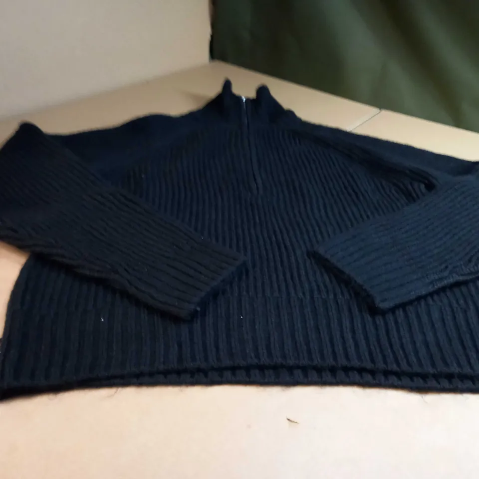 H&M BLACK KNIT 1/2 ZIP JUMPER - MEDIUM