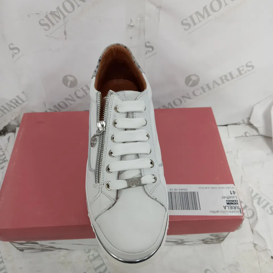 MODA IN PELLE ARIELA WHITE TRAINERS - SIZE 8 BOXED 