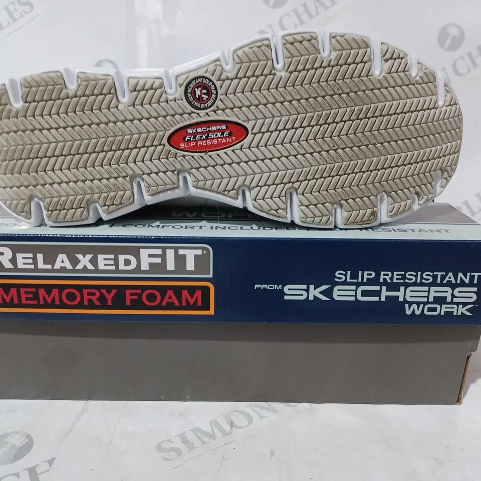 BOXED PAIR OF SKECHERS WORK RELAXED FIT SLIP-RESISTANT SHOES IN WHITE SIZE 6