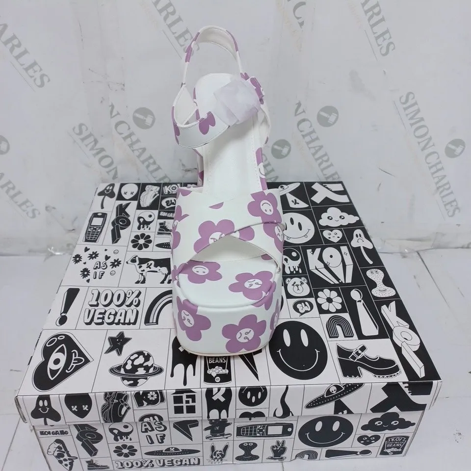 KOI FOOTWEAR LADIES WHITE WITH PURPLE FLOWERS HIGH HEELED SANDALS SIZE 7