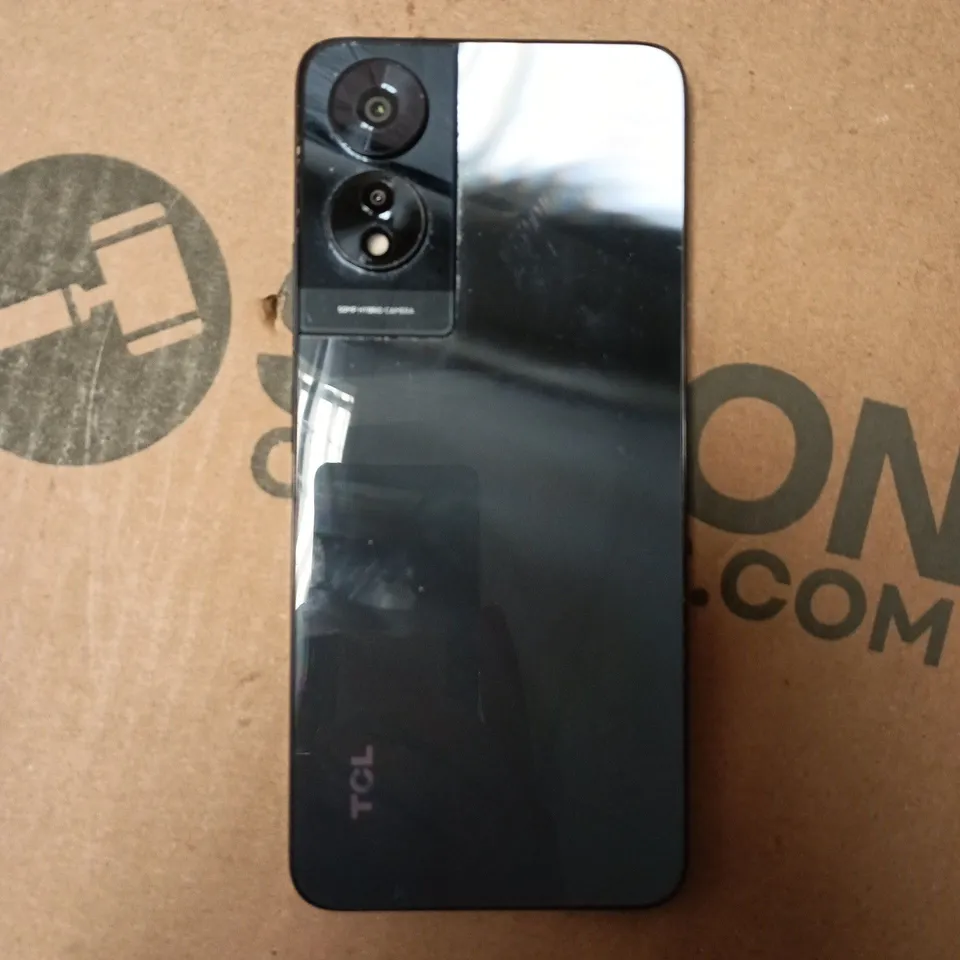 TCL 505 SMARTPHONE IN BLACK