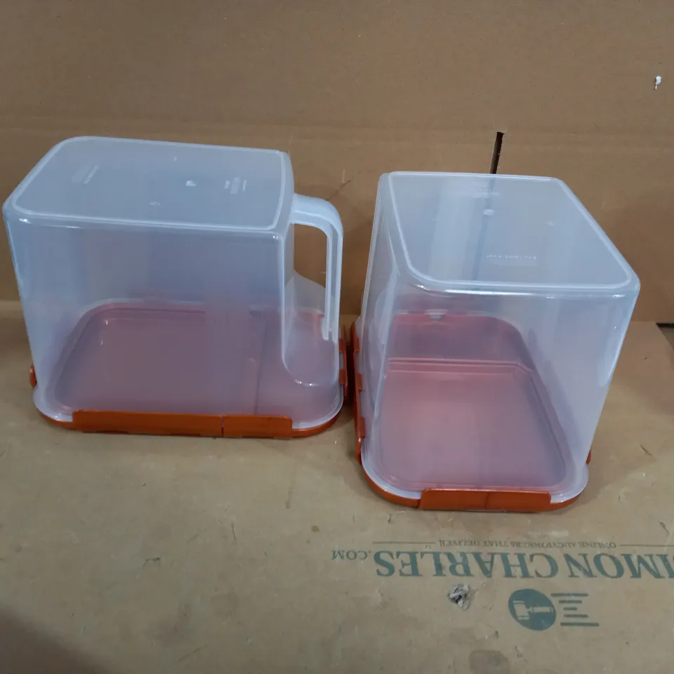 2 * LOCK ON LOCK STORAGE CONTAINERS