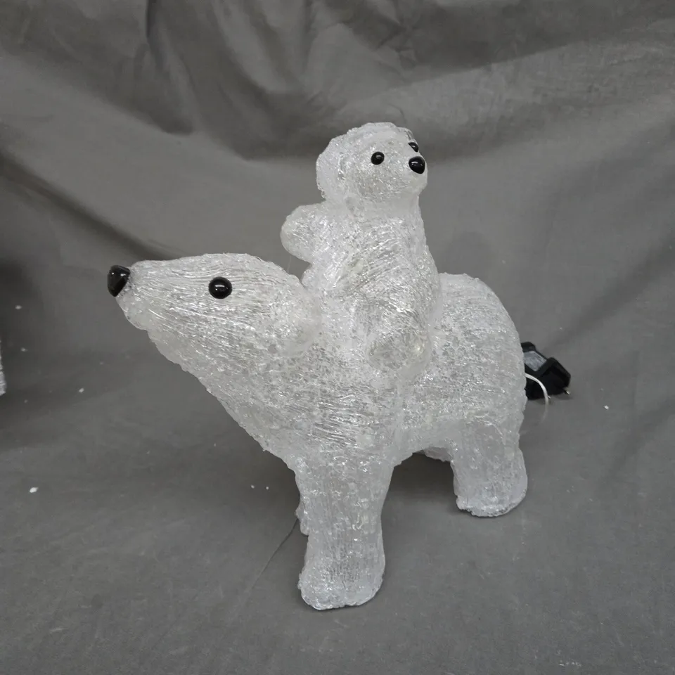 ACRYLIC MUMMY AND BABY POLAR BEAR OUTDOOR RRP £35.99