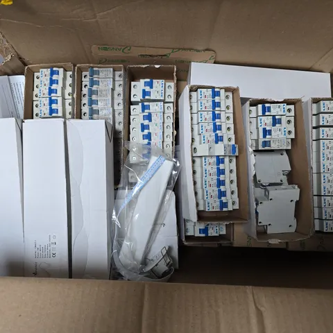 BOX OF APPROX 20 ASSORTED DOWNLIGHT AND CIRCUIT BREAKERS