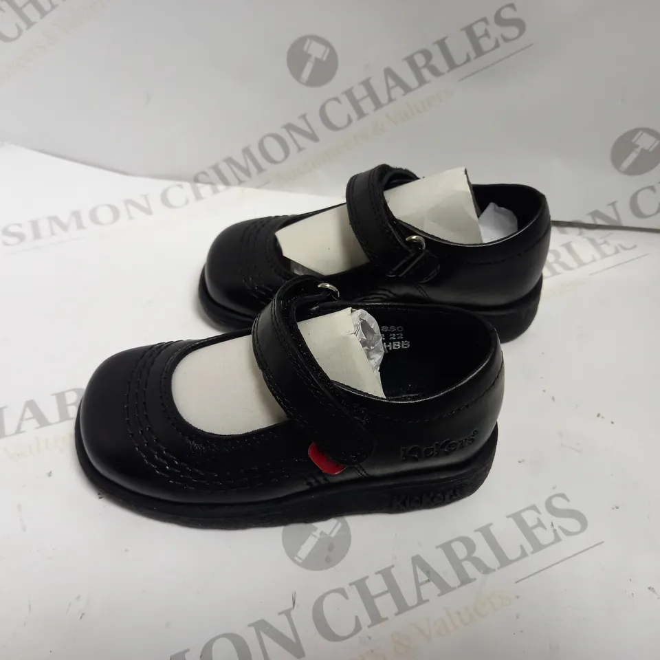 KIDS KICKERS SHOES SIZE 22 BLACK