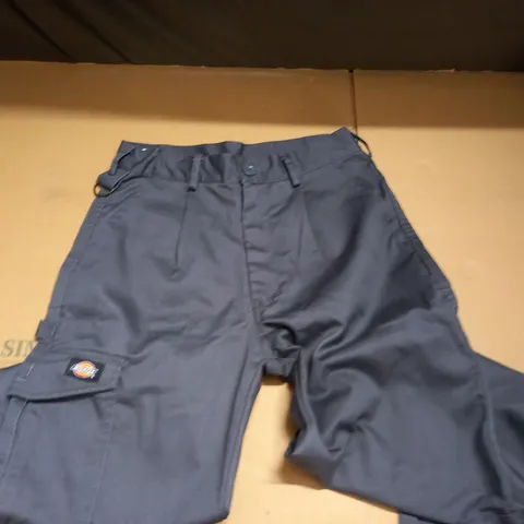 DICKIES WORKWEAR CARGO TROUSERS - SIZE 28R