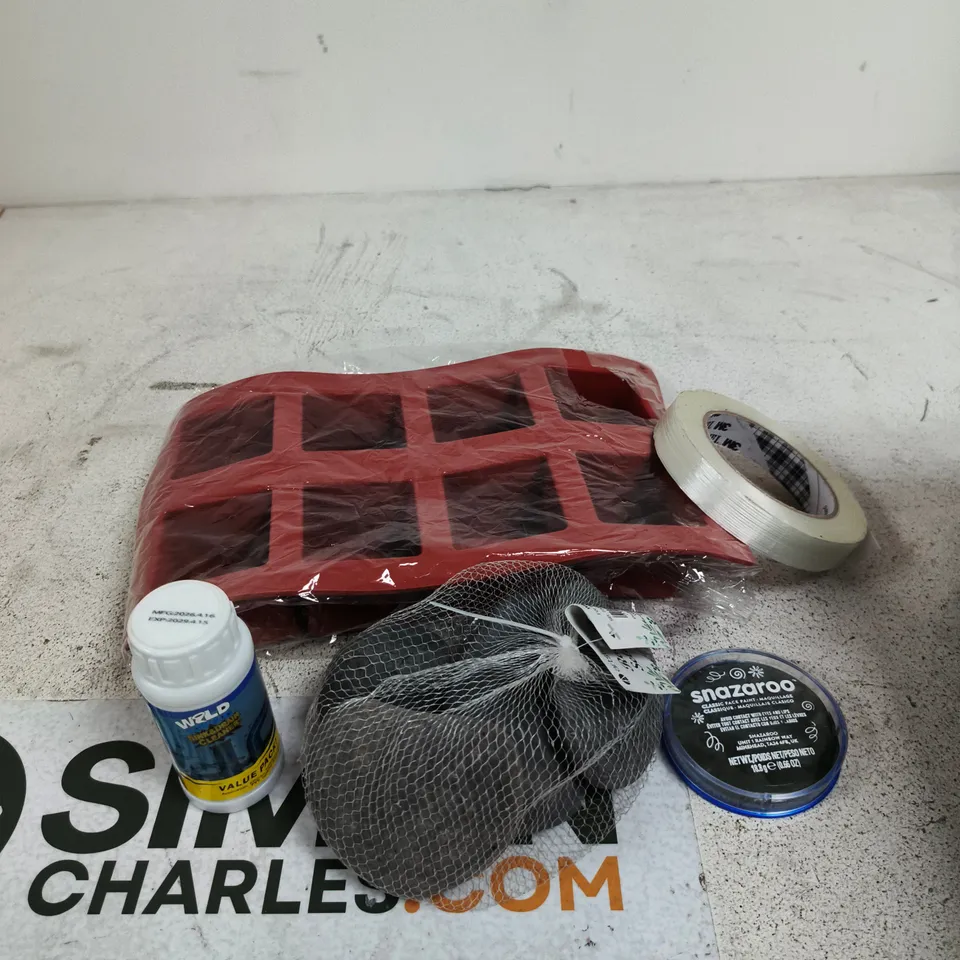 APPROXIMATELY 10 ASSORTED HOUSEHOLD PRODUCTS TO INCLUDE DECORATIVE ROCKS, SILICONE MOLD, FACE PAINT ETC