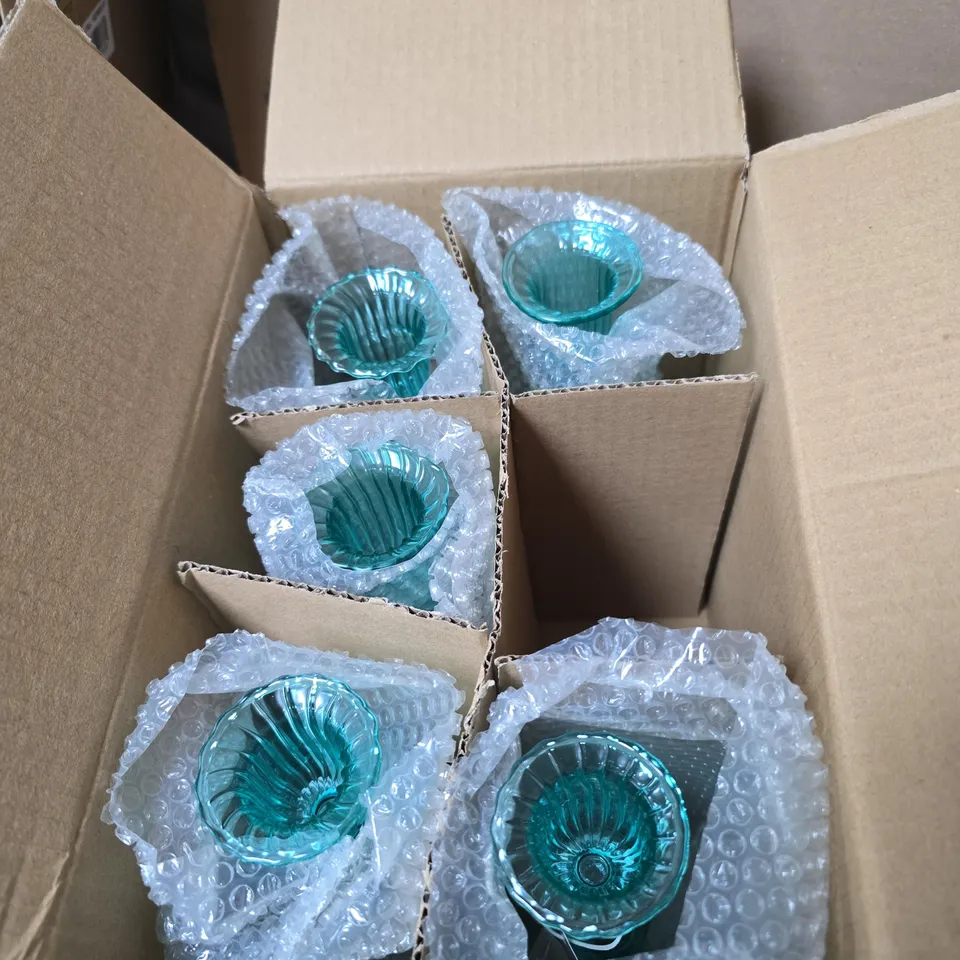 6X GISELA GRAHAM GREEN CANDLESTICK HOLDERS