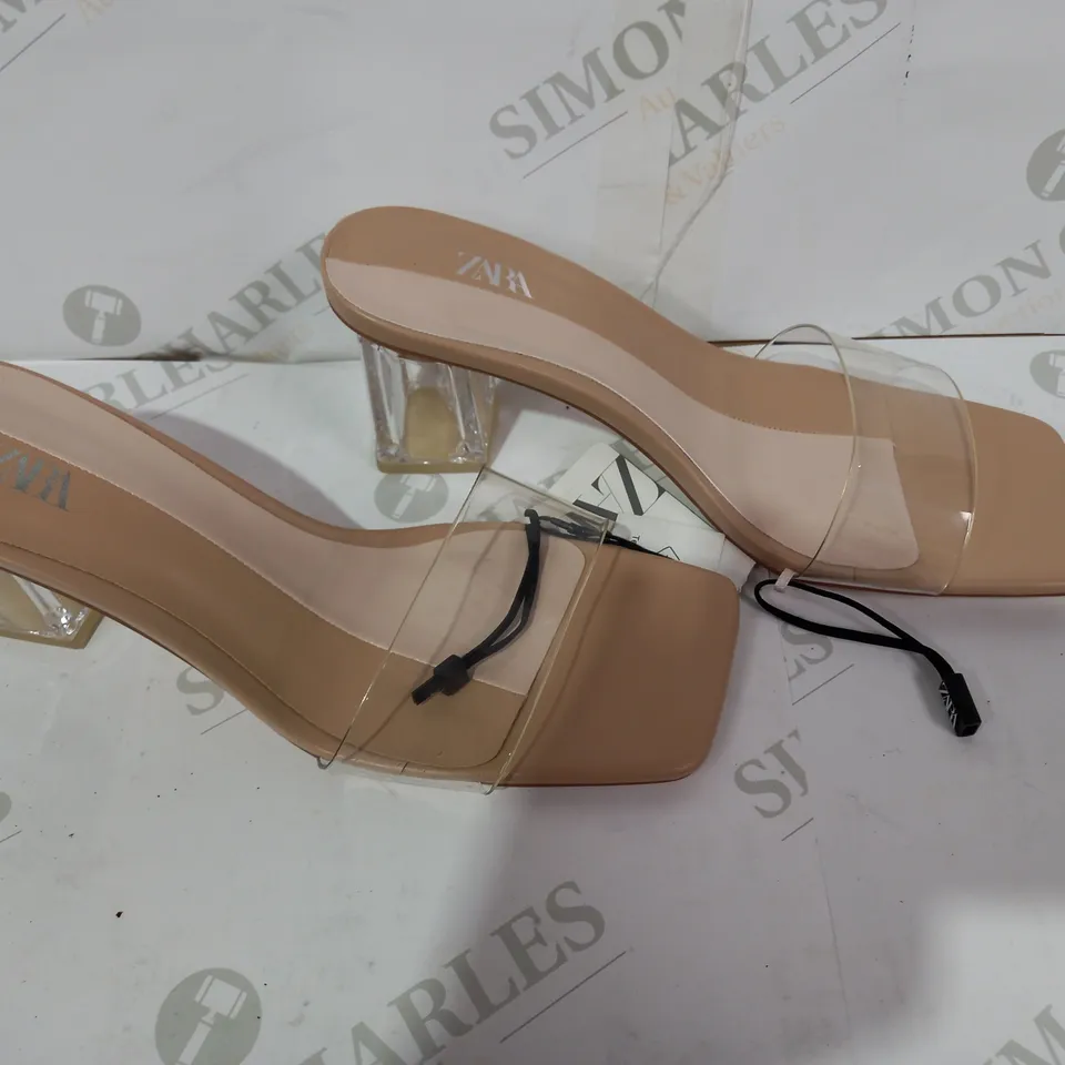 PAIR OF ZARA HIGH HEELS SIZE 39