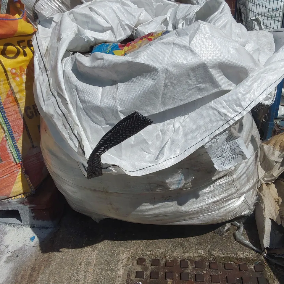 PALLET TO CONTAIN A LARGE QUANTITY OF PLAY SAND BAGS