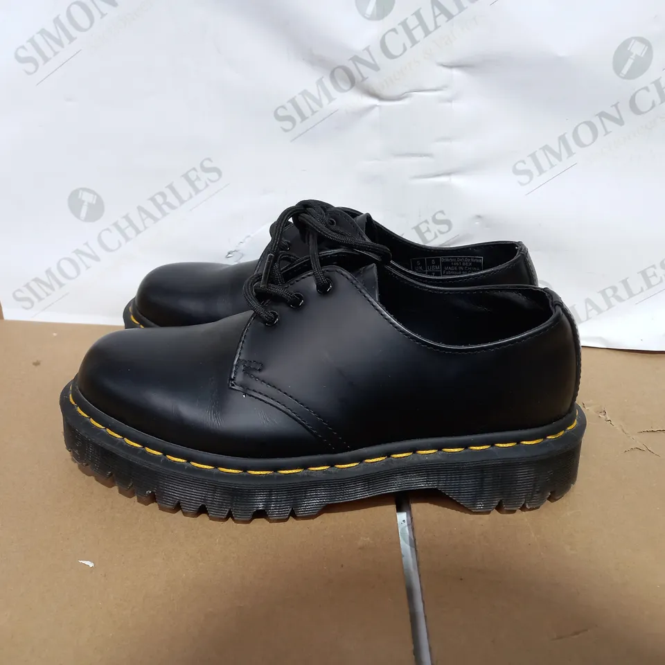 PAIR OF BOXED DR MARTENS WOMENS VIRGINIA LEATHER OXFORD SHOES SIZE UNSPECIFIED