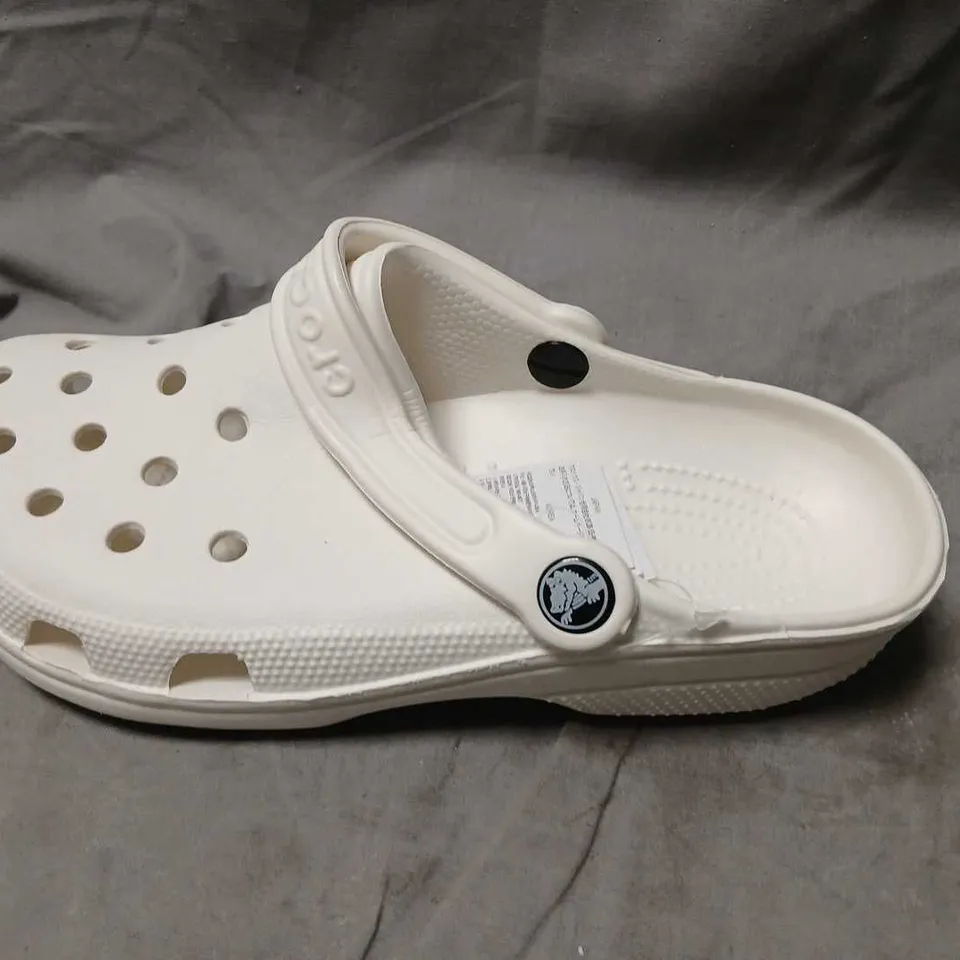 CROCS CLASSIC WHITE CLOGS – UNISEX