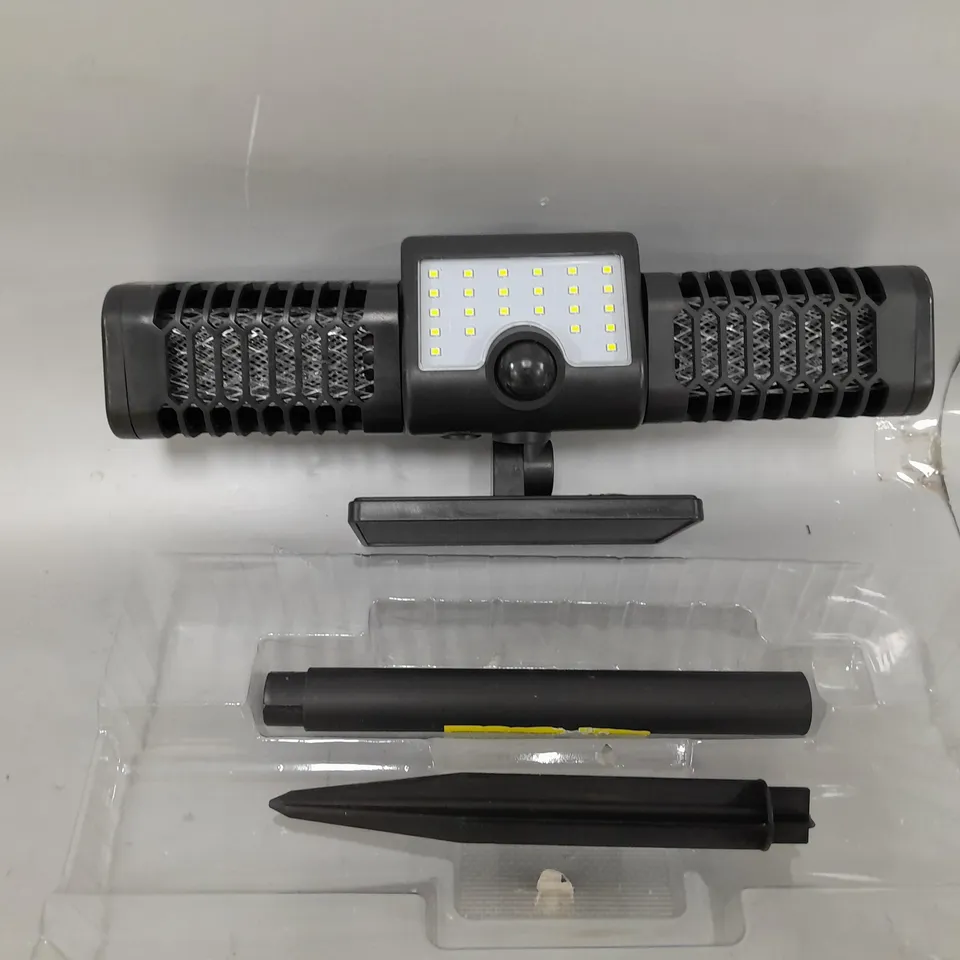 BOXED OUTLET BELL & HOWELL SOLAR ZAPPER
