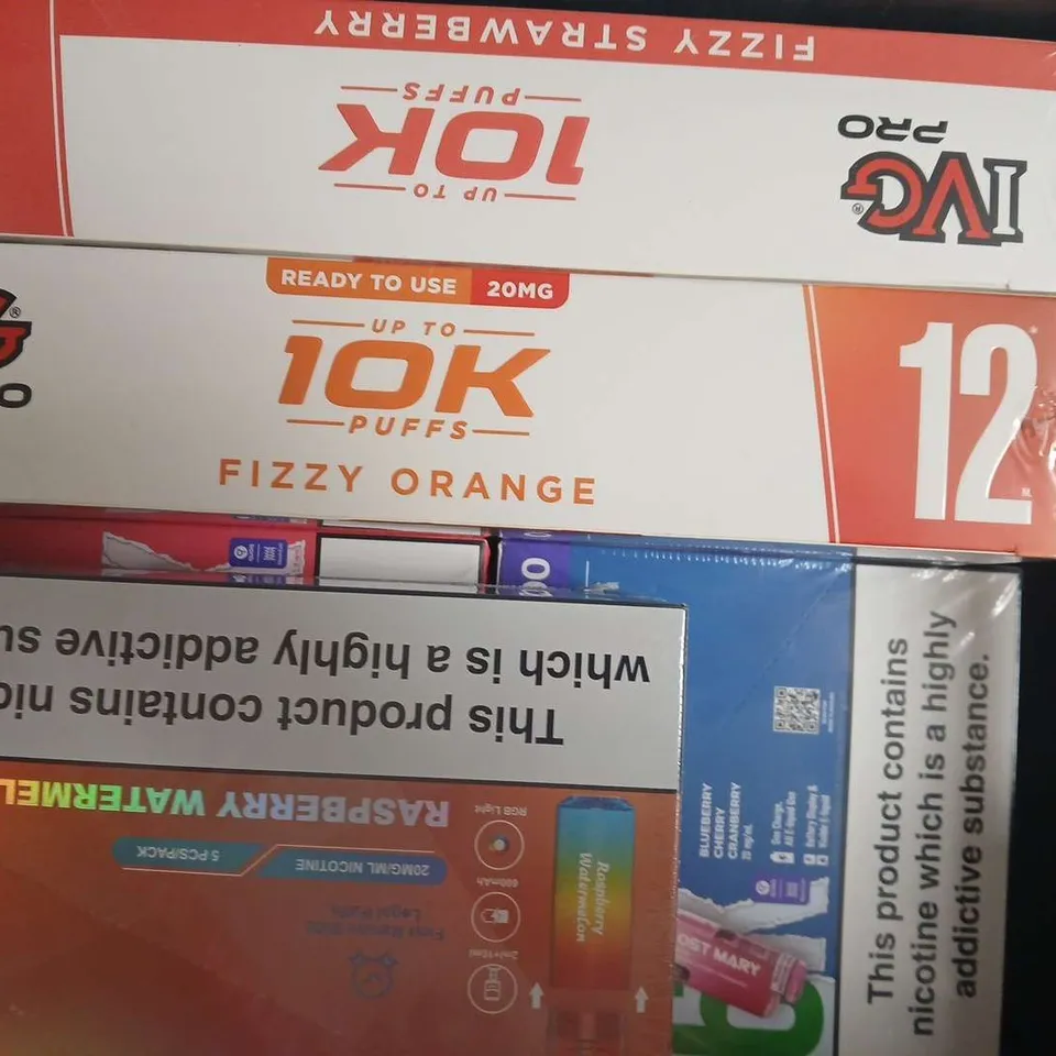 APPROXIAMTELY 5 ASSORTED VAPING PRODUCTS TO INCLUDE TITAN, HQD, ETC - COLLECTION ONLY