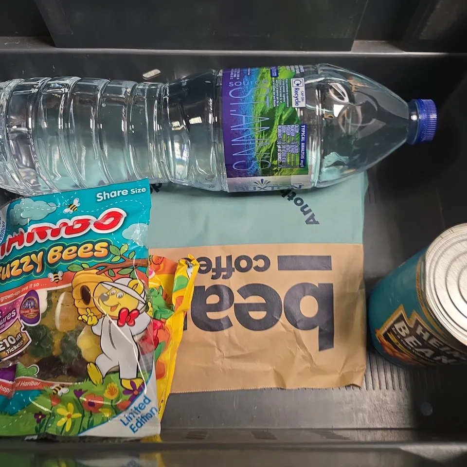 APPROXIMATELY 10 ASSORTED FOOD & DRINK ITEMS TO INCLUDE - ROAN ESPRESSO , CADBURYS CREAM EGG , HEINZ BEANS ETC