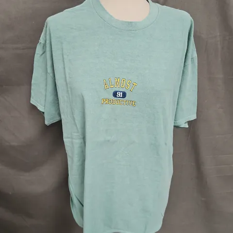 URBAN OUTFITTERS ALMOST PRODUCTIVE TEE IN GREEN SIZE M