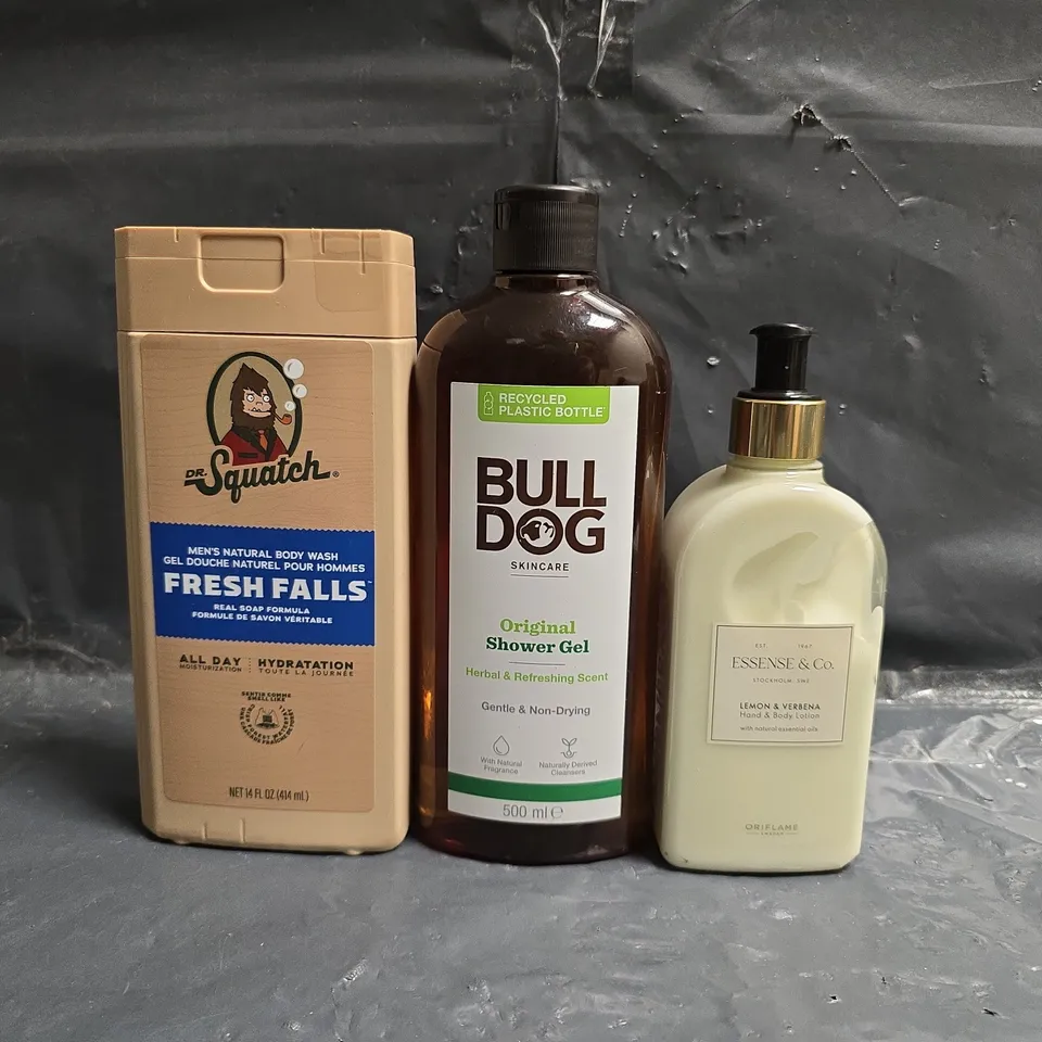 APPROXIMATELY 15 ASSORTED COSMETIC PRODUCTS TO INCLUDE BULL DOG, DR SQUATCH, ETC