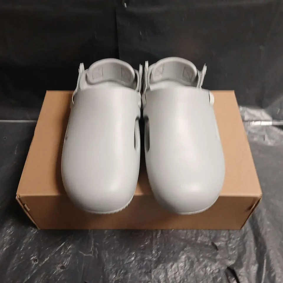 BOXED PAIR OF NIKE CALM MULE GREY – MEN'S SLIP-ON SANDALS, UK 8