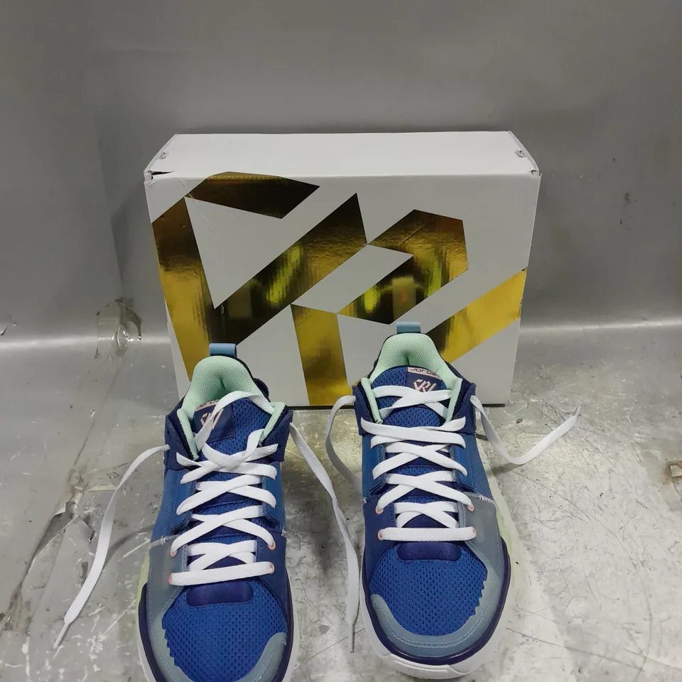 BOXED PAIR OF NIKE JORDAN ONE TAKE 5 STONE BLUE UK 6
