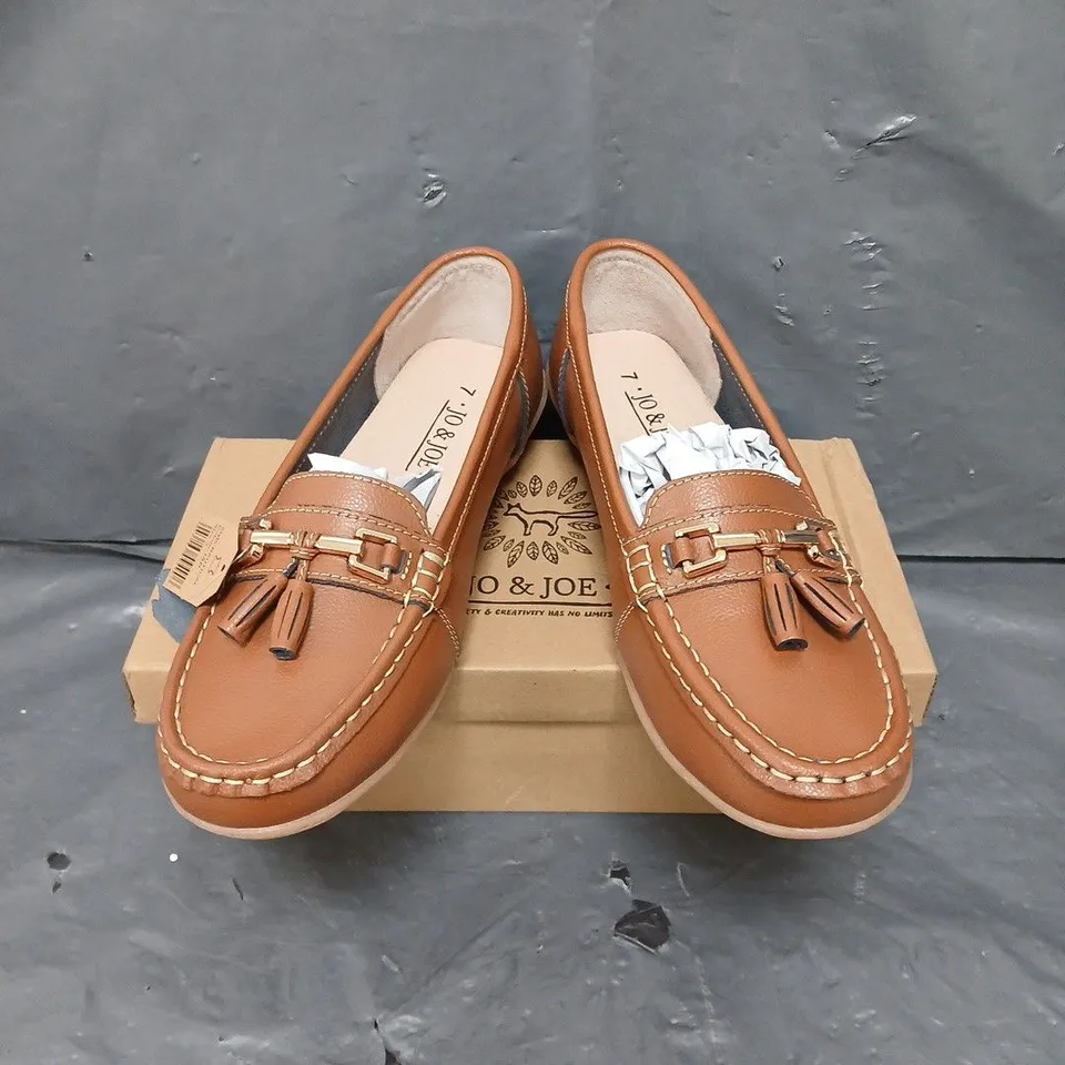 BOXED PAIR OF JO & JOE NAUTICAL MOCCASIN SLIP ON SHOES IN TAN - 7