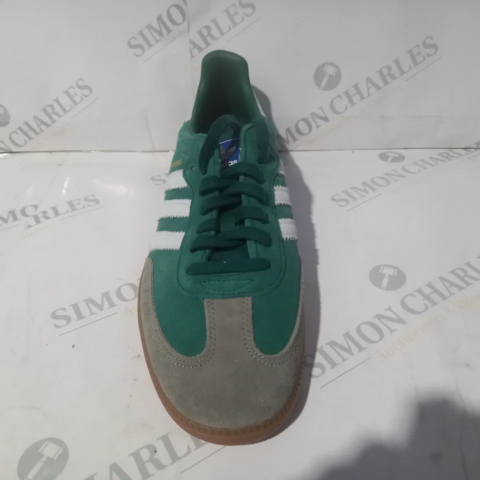 PAIR OF ADIDAS SAMBA SHOES IN GREEN/WHITE UK SIZE 10.5