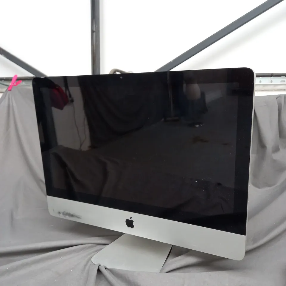 APPLE IMAC (A1311 LATE 2009) CORE 2 DUO E7600 3.06GHZ	21 INCH