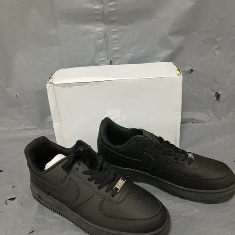BOXED PAIR OF NIKE AIR FORCE ONES ALL BLACK UK 10