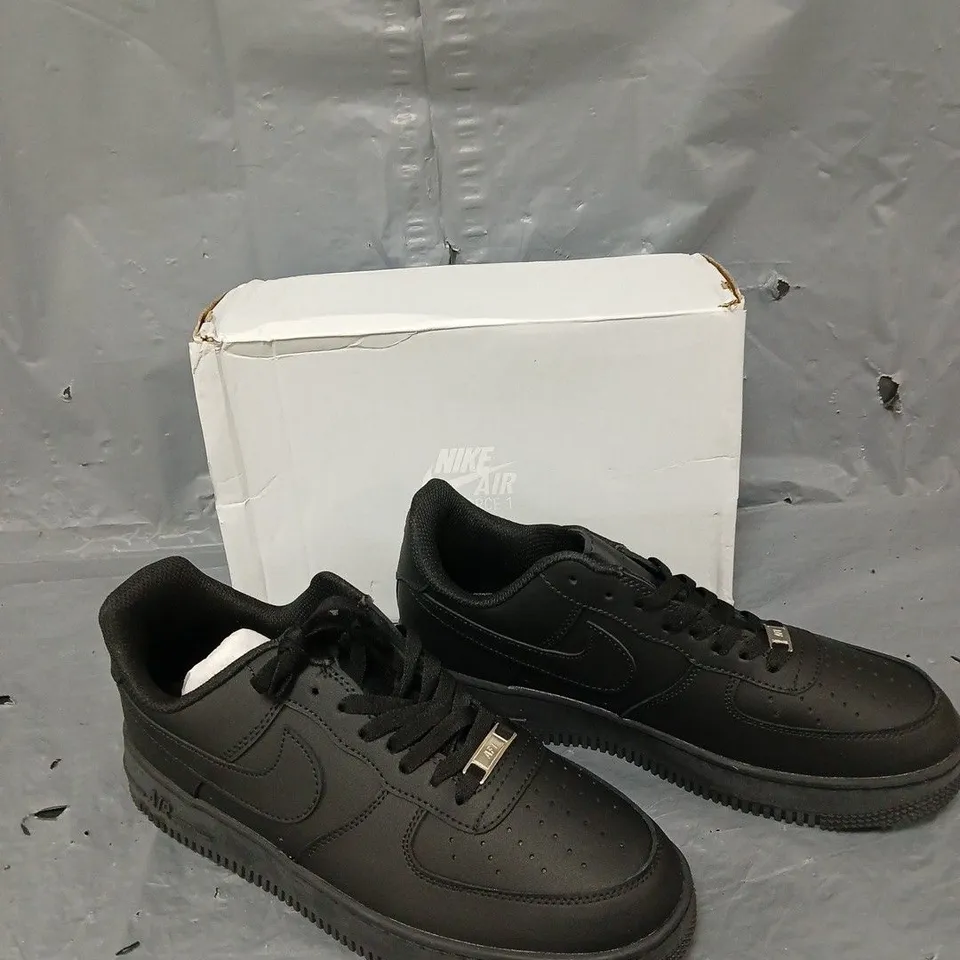 BOXED PAIR OF NIKE AIR FORCE ONES ALL BLACK UK 10
