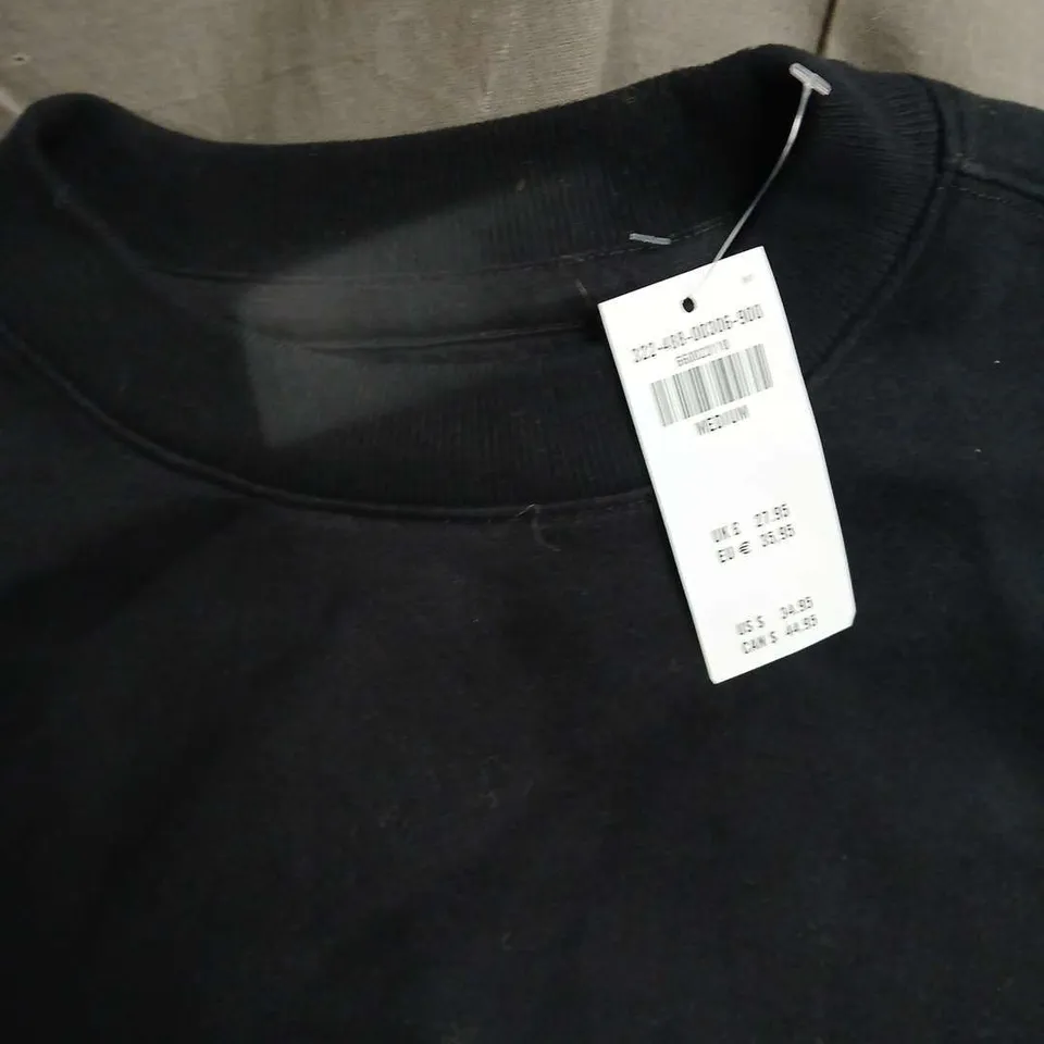 HOLLISTER BOXY FIT JUMPER IN BLACK - MEDIUM