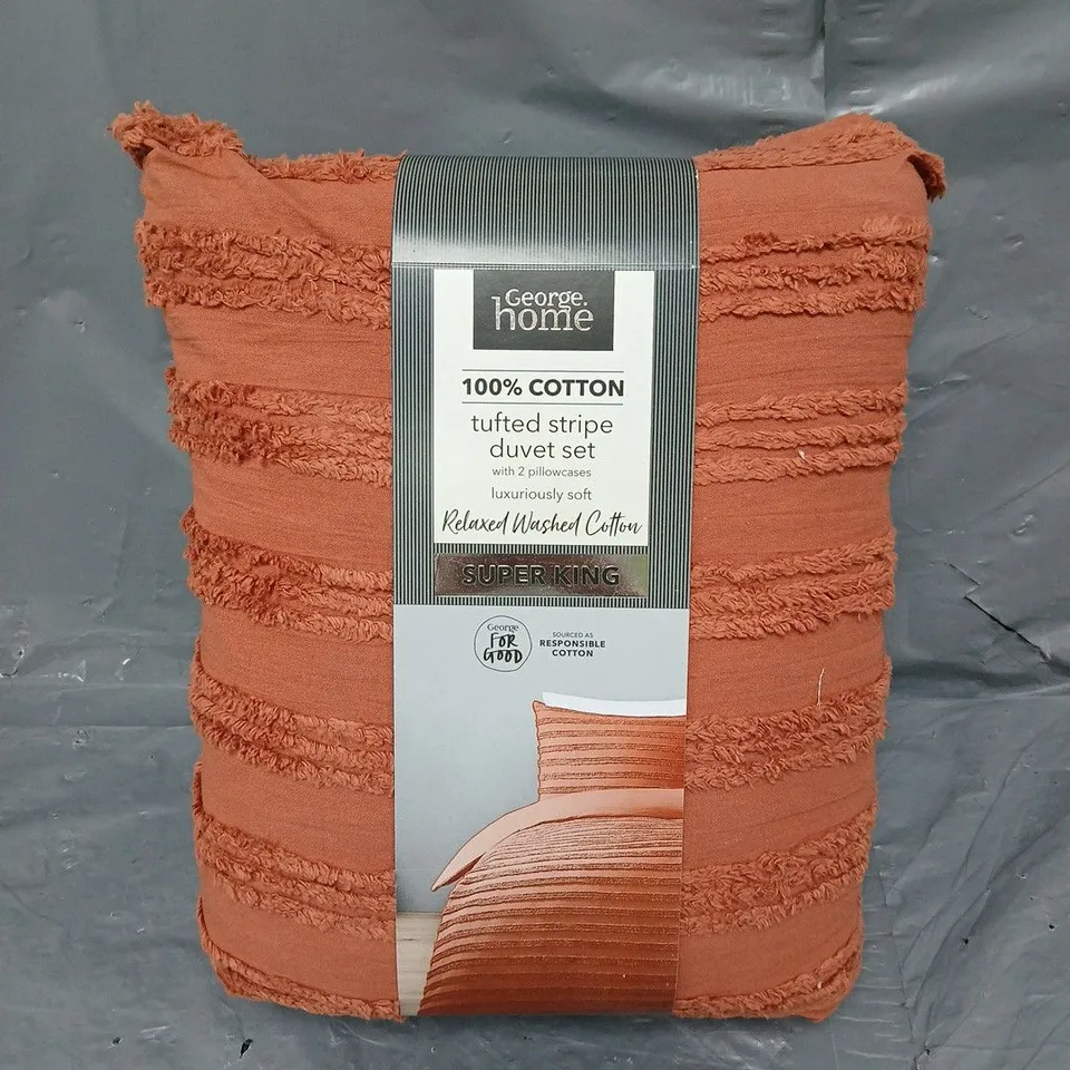 TUFTED STRIPE DUVET SET IN RUST SIZE SUPER KING
