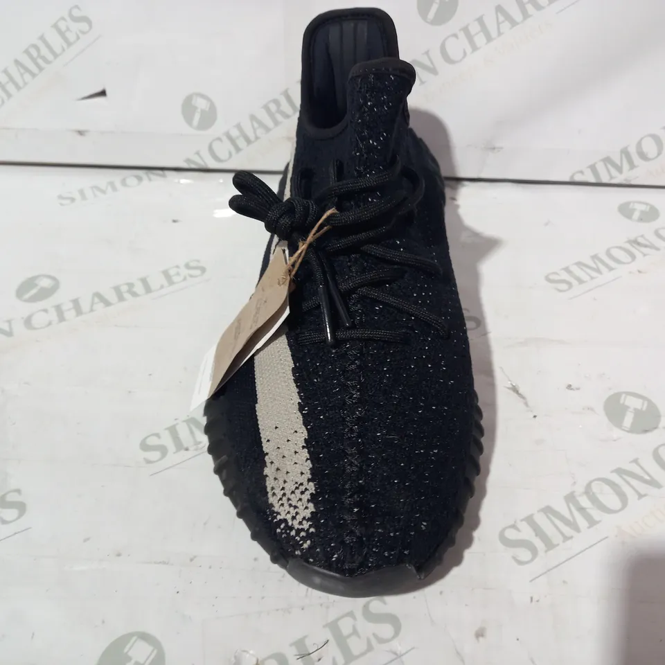 PAIR OF ADIDAS YEEZY BOOST 350 V2 SHOES IN BLACK UK SIZE 9