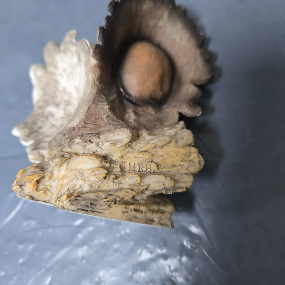 NATIVE AMERICAN CHIEF WITH WOLF FIGURINE – DECORATIVE SCULPTURE. MRH BRAND ON REVERSE