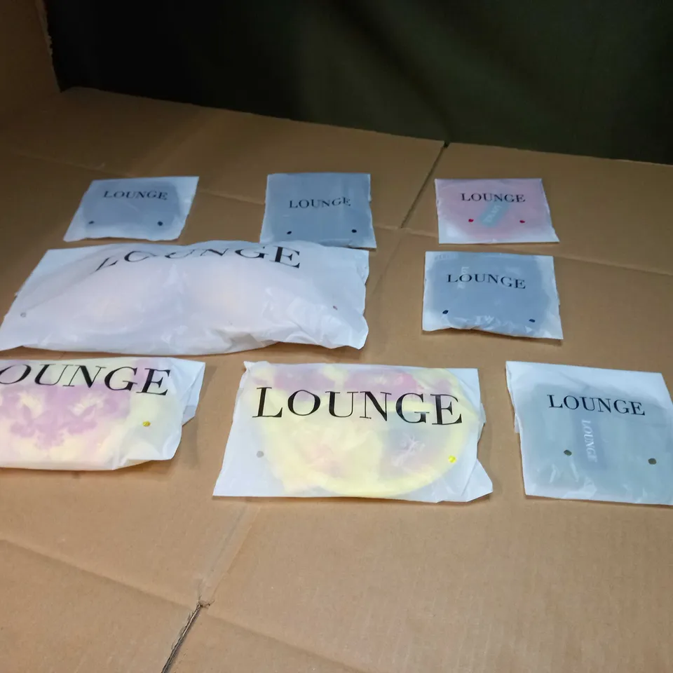 LOT OF APPROX 8 PACKAGED LOUNGE UNDERWEAR ITEMS VARYING IN SIZE/STYLE/COLOUR