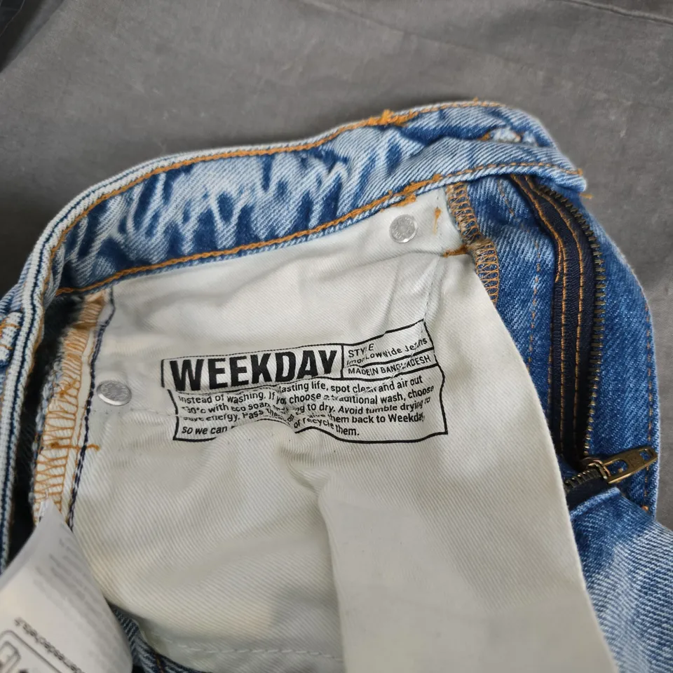 WEEKDAY DENIM JEANS – LIGHT WASH