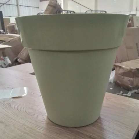BOJORQUEZ PLASTIC PLANT POT SAGE