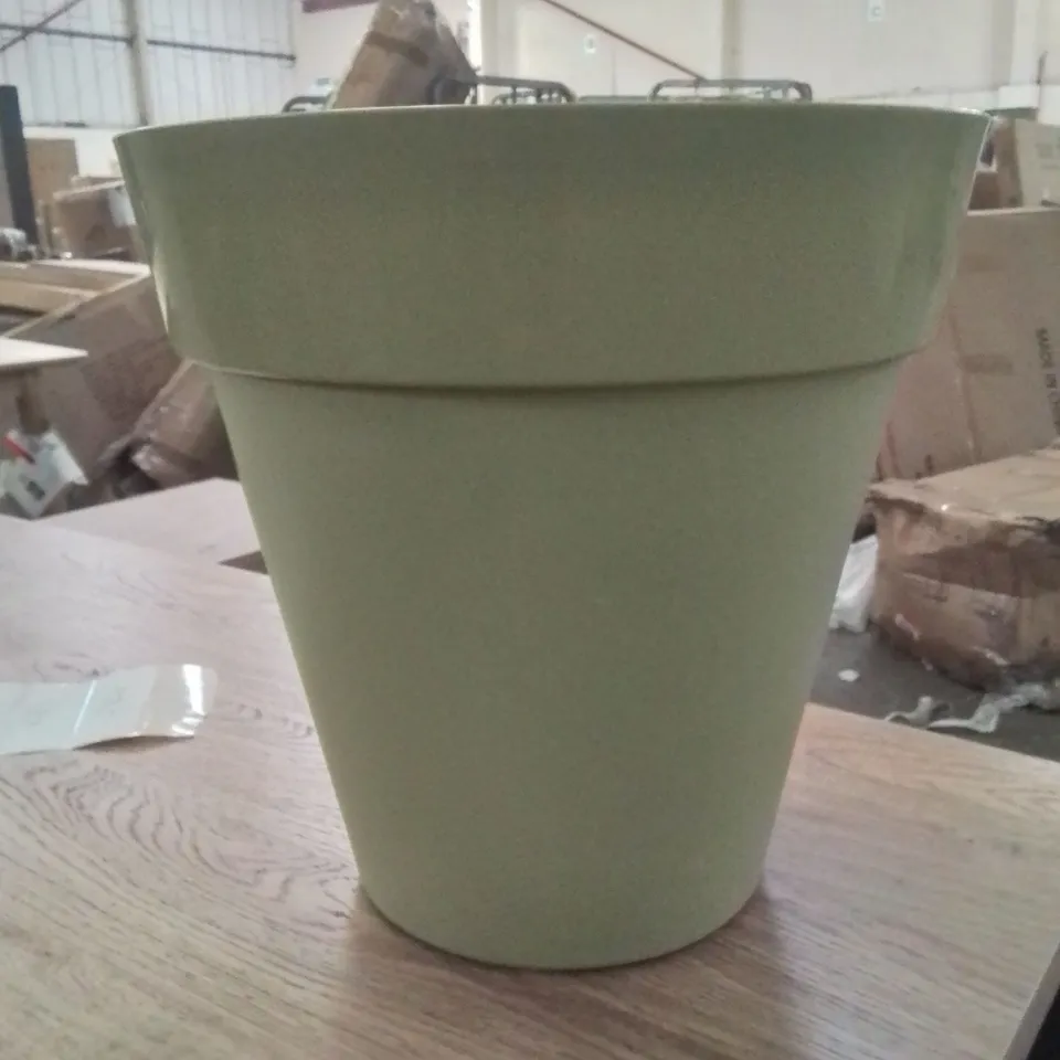 BOJORQUEZ PLASTIC PLANT POT SAGE