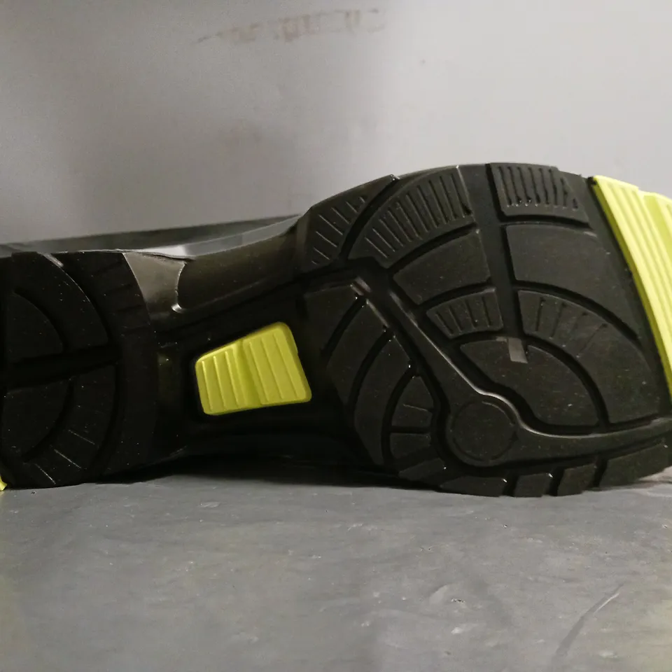 BOXED PAIR OF UVEX SAFETY SHOES IN BLACK/LIME SIZE UK 12