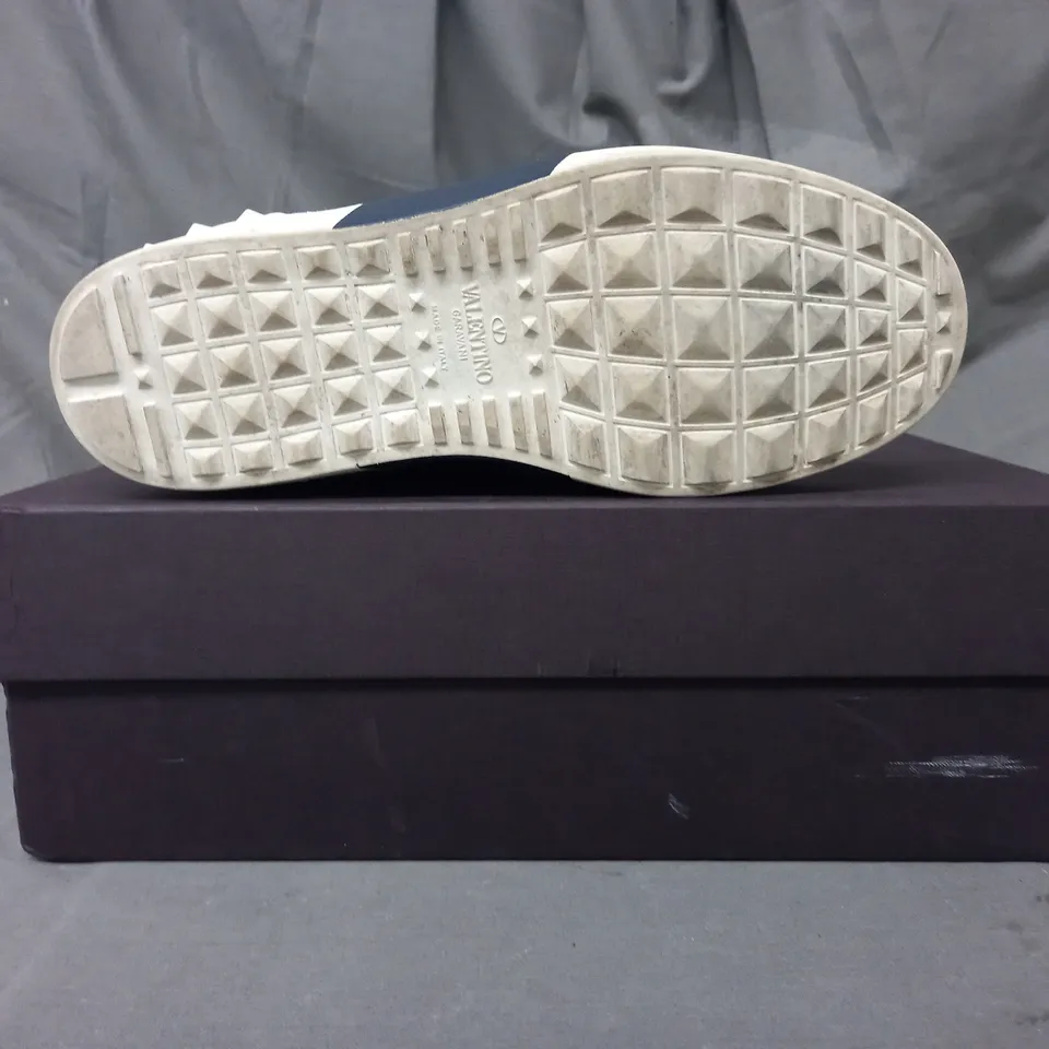 BOXED PAIR OF VELENTINO GARAVANI SNEAKERS IN WHITE/NAVY EU SIZE 41