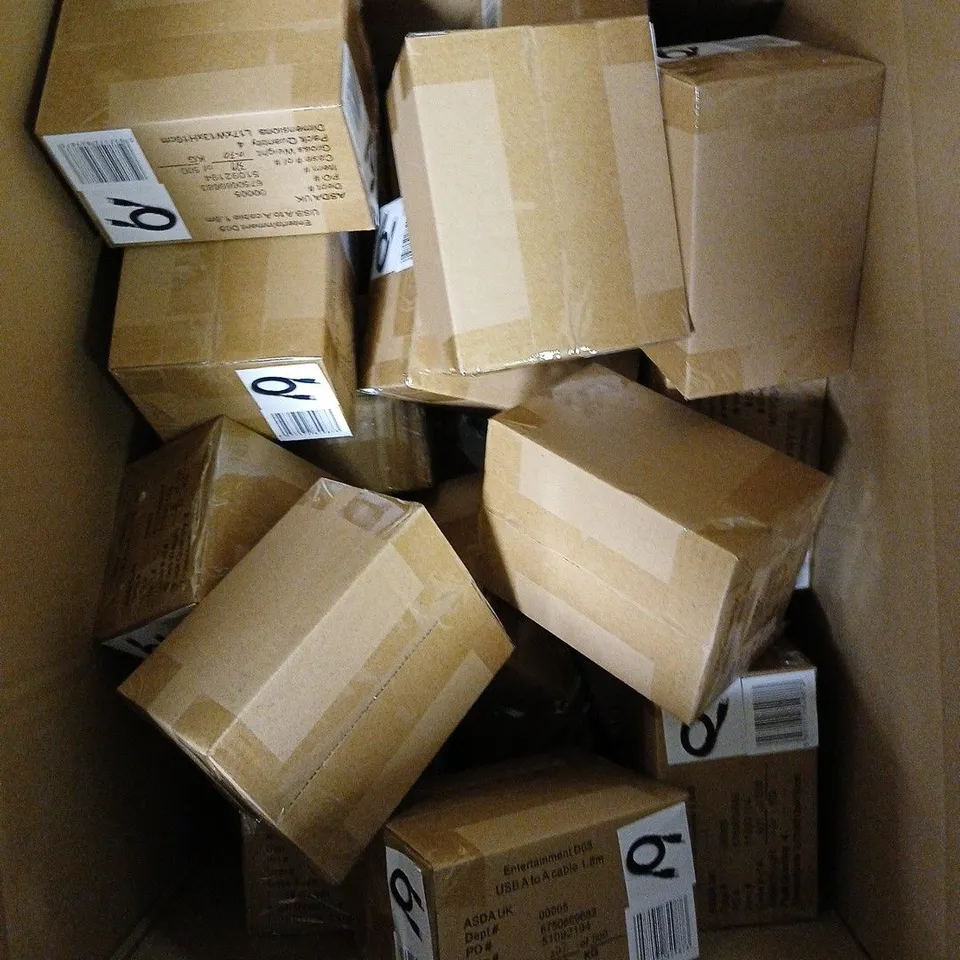 APPROXIMATELY 50 ASSORTED ELECTRICAL PRODUCTS TO INCLUDE USB CABLES, VGA CABLES ETC 