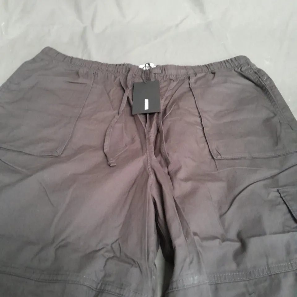 WEEKDAY CARGO 3 QUARTER LENGTH SHORTS - LARGE