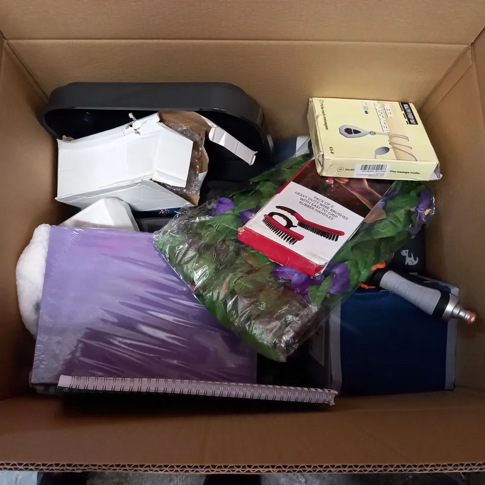 BOX OF APPROXIMATELY 20 ASSORTED ITEMS TO INCLUDE WILSON STAFF DUO OPTIX MATTE GOLF BALLS | YELLOW, UTOPIA BEDDING KING FITTED SHEET, LIGHT BLUE/GREEN THERMUS FLASK, ETC