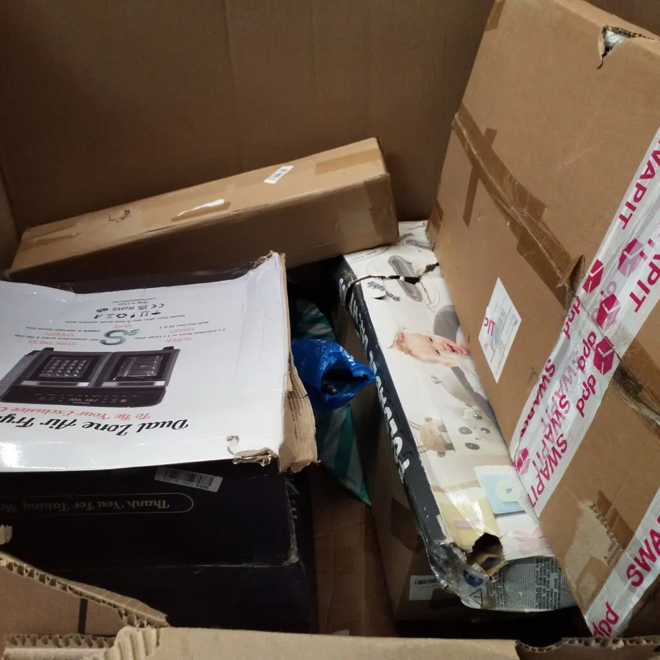 PALLET CONTAINING ASSORTED PRODUCTS INCLUDING POP UP TENT, SLATTED BATH BOARD, CLOTHES AIRER & WHITE FOLDING LEARNING TOWER